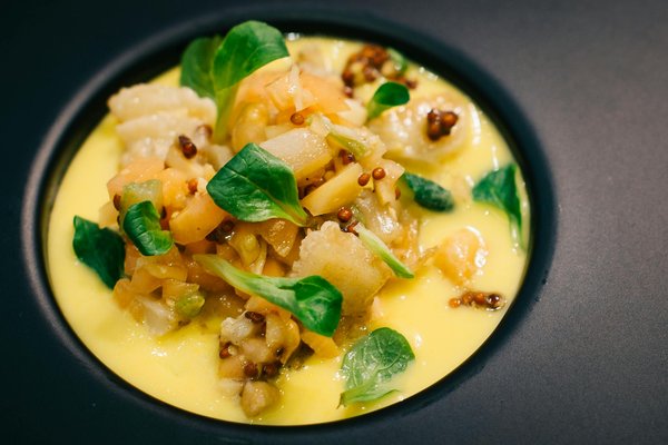 What are the key drivers of innovation in the UK automotive industry?